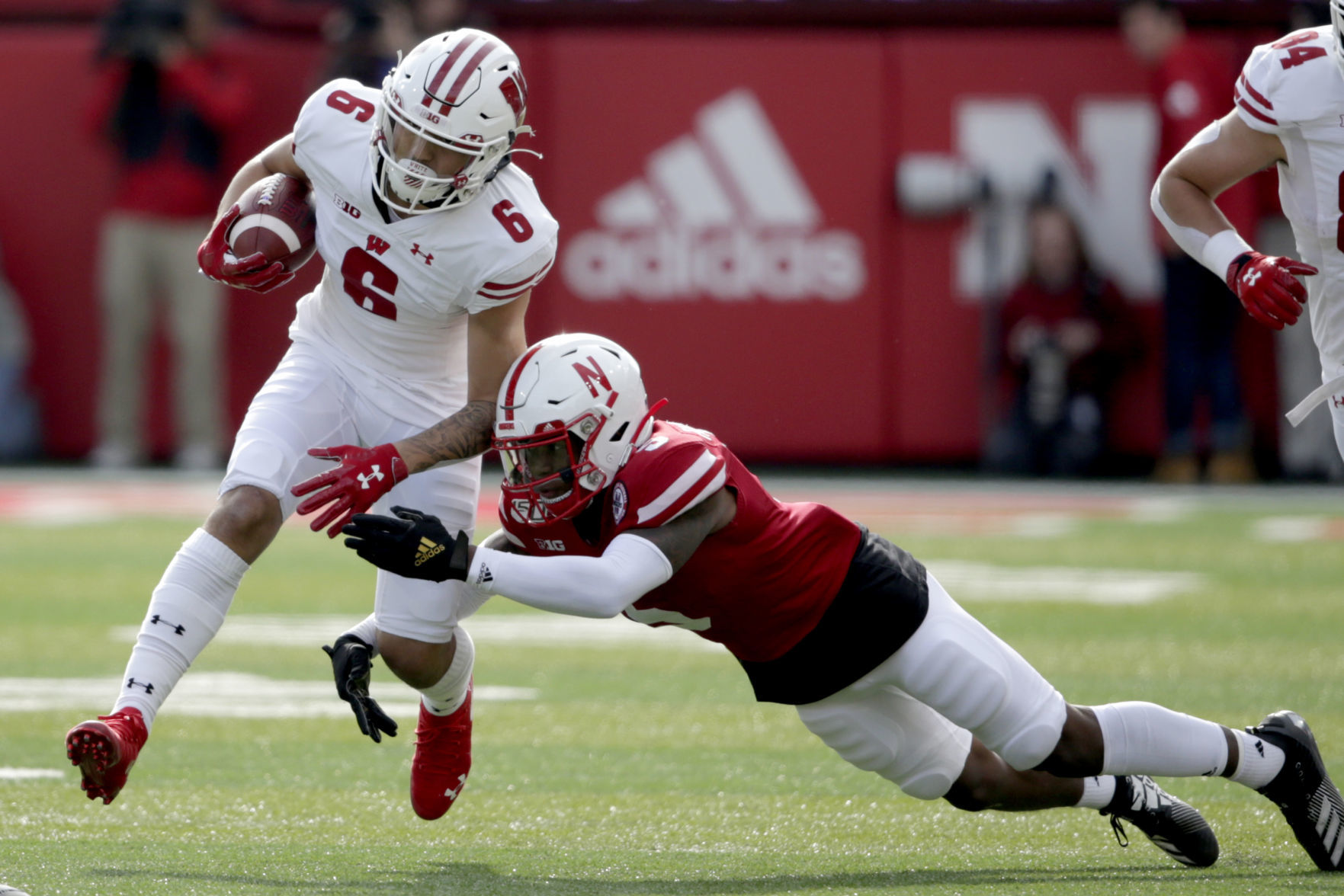Badgers 37, Cornhuskers 21